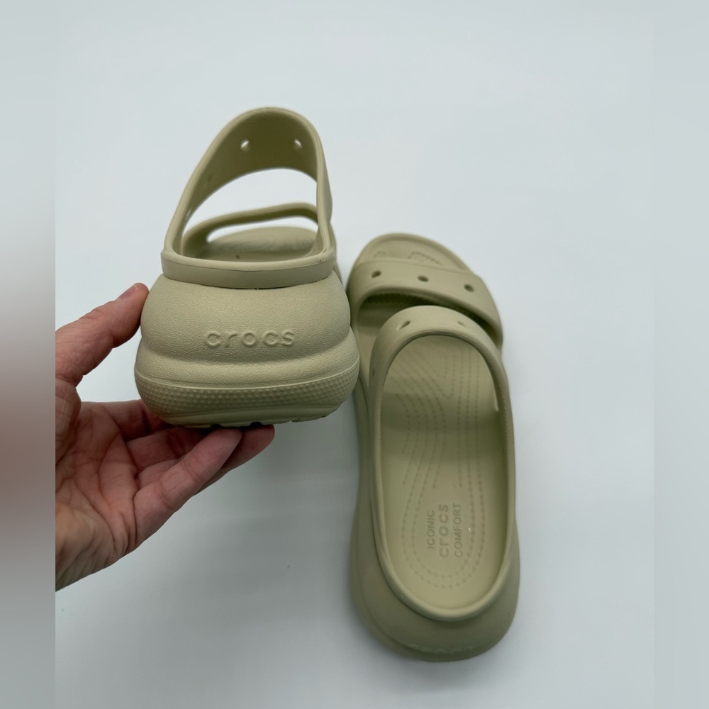 Crocs Classic Crush Platform Sandals Bone Color Sz. W 9 / M 7 - Picture 11 of 15